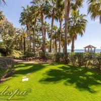 Apartment in the city center, at the first line of the sea / lake in Spain, Andalucia, Marbella, 220 sq.m.