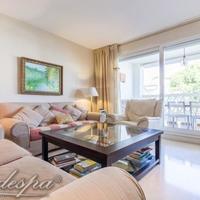 Apartment in the city center, at the first line of the sea / lake in Spain, Andalucia, Marbella, 220 sq.m.