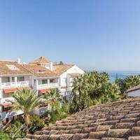 Apartment in the city center, at the first line of the sea / lake in Spain, Andalucia, Marbella, 220 sq.m.