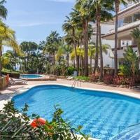 Apartment in the city center, at the first line of the sea / lake in Spain, Andalucia, Marbella, 220 sq.m.