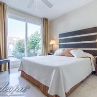 Apartment in the city center, at the first line of the sea / lake in Spain, Andalucia, Marbella, 220 sq.m.