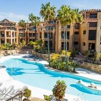 Flat in the city center, at the first line of the sea / lake in Spain, Andalucia, 231 sq.m.