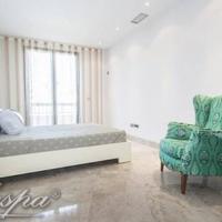 Flat in the city center, at the first line of the sea / lake in Spain, Andalucia, 231 sq.m.