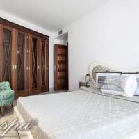 Flat in the city center, at the first line of the sea / lake in Spain, Andalucia, 231 sq.m.