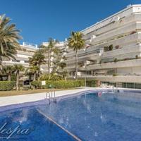 Flat in the city center, at the first line of the sea / lake in Spain, Andalucia, 229 sq.m.