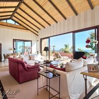 Пентхаус на первой линии моря/озера, в пригороде в Испании, Андалусия, 641 кв.м.