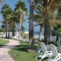 Квартира на первой линии моря/озера, в пригороде в Испании, Андалусия, 120 кв.м.