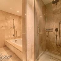 Квартира на первой линии моря/озера, в пригороде в Испании, Андалусия, 120 кв.м.