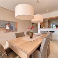 Квартира на первой линии моря/озера, в пригороде в Испании, Андалусия, 120 кв.м.