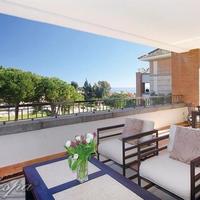 Flat at the second line of the sea / lake, in the suburbs in Spain, Andalucia, 256 sq.m.