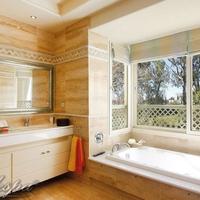 Flat at the second line of the sea / lake, in the suburbs in Spain, Andalucia, 256 sq.m.