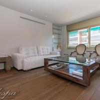 Flat in the city center in Spain, Catalunya, 270 sq.m.