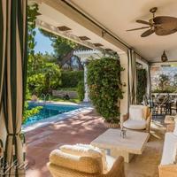 Villa in the suburbs in Spain, Andalucia, 400 sq.m.