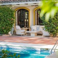 Villa in the suburbs in Spain, Andalucia, 400 sq.m.