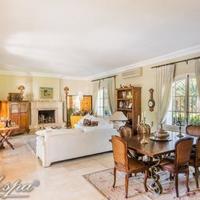 Villa in the suburbs in Spain, Andalucia, 400 sq.m.