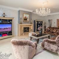 Дом на второй линии моря/озера, в пригороде в Испании, Андалусия, 800 кв.м.