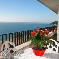 Penthouse in the city center, at the first line of the sea / lake in Spain, Catalunya, Girona, 260 sq.m.