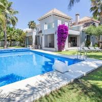 Villa at the second line of the sea / lake, in the suburbs in Spain, Andalucia, 762 sq.m.