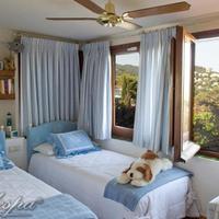 Вилла на первой линии моря/озера, в пригороде в Испании, Каталония, Жирона, 250 кв.м.