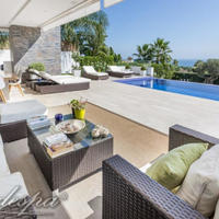 Villa in the suburbs in Spain, Andalucia, 850 sq.m.