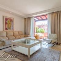 Пентхаус на первой линии моря/озера, в пригороде в Испании, Андалусия, 330 кв.м.