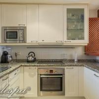 Пентхаус на первой линии моря/озера, в пригороде в Испании, Андалусия, 330 кв.м.