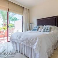 Пентхаус на первой линии моря/озера, в пригороде в Испании, Андалусия, 330 кв.м.