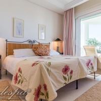 Квартира на первой линии моря/озера, в пригороде в Испании, Андалусия, 260 кв.м.