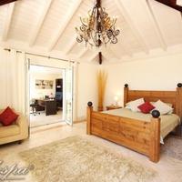 House in the suburbs in Spain, Andalucia, 420 sq.m.