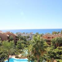 Пентхаус на второй линии моря/озера, в пригороде в Испании, Андалусия, 308 кв.м.