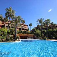 Пентхаус на второй линии моря/озера, в пригороде в Испании, Андалусия, 308 кв.м.