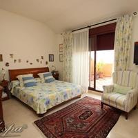 Пентхаус на второй линии моря/озера, в пригороде в Испании, Андалусия, 308 кв.м.