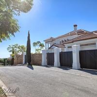 Вилла в пригороде в Испании, Андалусия, 640 кв.м.