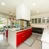 Вилла в пригороде в Испании, Каталония, Багур, 480 кв.м.