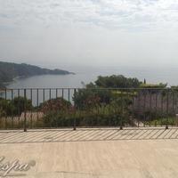 Вилла на второй линии моря/озера, в пригороде в Испании, Каталония, Жирона, 420 кв.м.