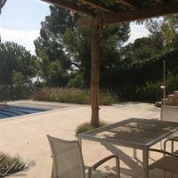 Вилла на второй линии моря/озера, в пригороде в Испании, Каталония, Жирона, 420 кв.м.