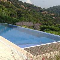 Вилла на второй линии моря/озера, в пригороде в Испании, Каталония, Жирона, 420 кв.м.