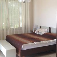 Вилла на второй линии моря/озера, в пригороде в Испании, Каталония, Жирона, 420 кв.м.