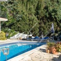 Вилла на второй линии моря/озера, в пригороде в Испании, Каталония, Жирона, 212 кв.м.