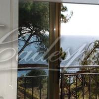 Вилла на второй линии моря/озера, в пригороде в Испании, Каталония, Жирона, 212 кв.м.