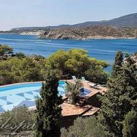 Вилла на первой линии моря/озера, в пригороде в Испании, Каталония, Жирона, 1000 кв.м.