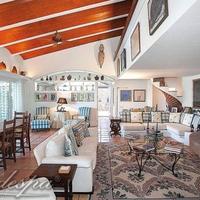 Вилла на первой линии моря/озера, в пригороде в Испании, Каталония, Жирона, 1000 кв.м.