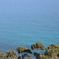 Вилла на второй линии моря/озера, в пригороде в Испании, Каталония, Жирона, 600 кв.м.