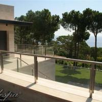 Вилла на второй линии моря/озера, в пригороде в Испании, Каталония, Жирона, 600 кв.м.