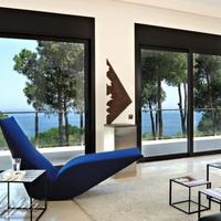 Вилла на второй линии моря/озера, в пригороде в Испании, Каталония, Жирона, 600 кв.м.