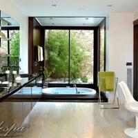 Вилла на второй линии моря/озера, в пригороде в Испании, Каталония, Жирона, 600 кв.м.