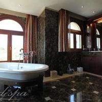 Вилла в пригороде в Испании, Андалусия, 2184 кв.м.