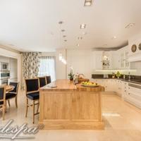 Вилла в пригороде в Испании, Андалусия, 2438 кв.м.