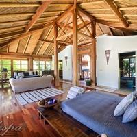 Вилла на второй линии моря/озера, в пригороде в Испании, Андалусия, 1300 кв.м.