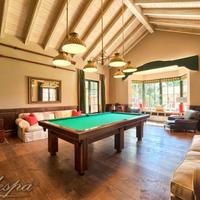 Вилла на второй линии моря/озера, в пригороде в Испании, Андалусия, 1300 кв.м.